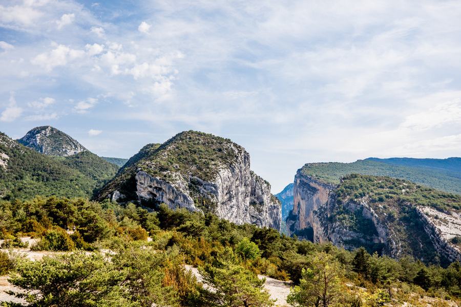 Vue sur les falaises du Parc Naturel Régional du Verdon près du camping Verdon Terra Verdon - Ciela Village à Castellane dans les Alpes-de-Haute-Provence