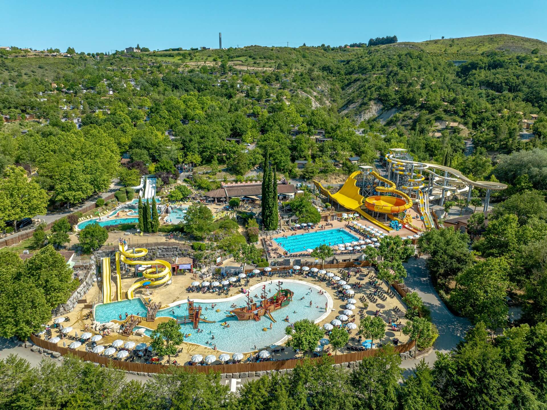 Camping Villeneuve-de-Berg Ardèche Ciela Village Domaine Le Pommier Parc aquatique