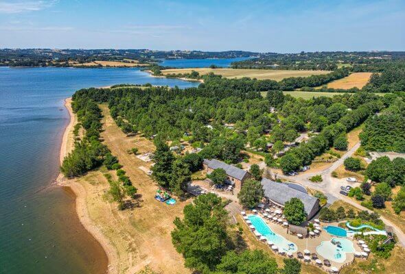 Camping Canet-de-Salars Aveyron Ciela Village Le Caussanel bord de lac