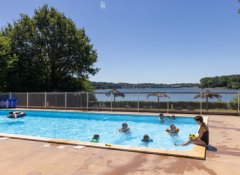 Camping Alrance Aveyron Les Cantarelles Ciela Village piscine