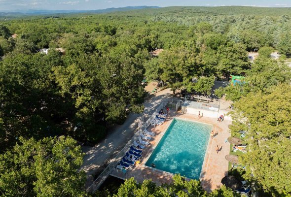 Camping Barjac Gard La Buissière Ciela Village piscine