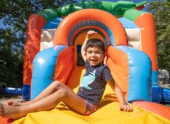 Camping Barjac Gard La Buissière Ciela Village Jeux gonflables