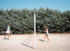 Camping Les Routes de Provence Forcalquier Alpes de Haute Provence Ciela Village  badminton