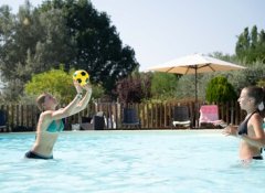 Camping Les Routes de Provence Forcalquier Alpes de Haute Provence Ciela Village  piscine