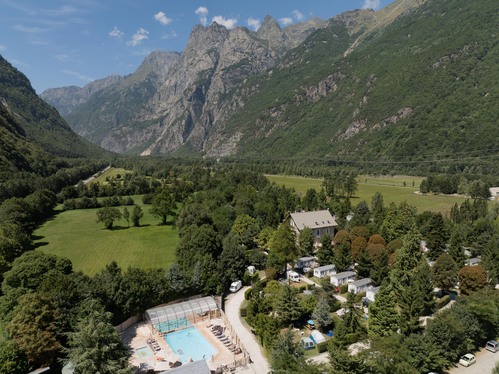Camping Le Bourg d'Oisans Isère Le Château de Rochetaillée Ciela Village