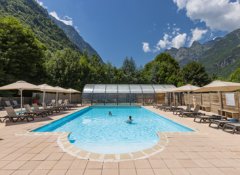 Camping Le Bourg d'Oisans Isère Le Château de Rochetaillée Ciela Village piscine