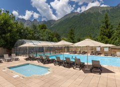 Camping Le Bourg d'Oisans Isère Le Château de Rochetaillée Ciela Village piscine