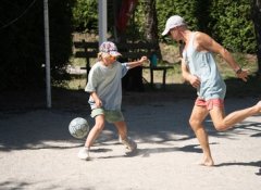 Camping Le Bourg d'Oisans Isère Le Château de Rochetaillée Ciela Village terrain multisport