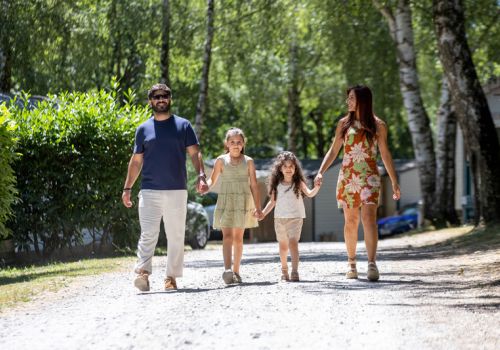Camping Alrance Aveyron Les Cantarelles Ciela Village famille