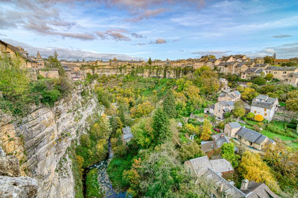 Vue en hauteur sur le Trou de Bozouls près du Camping Le Caussanel - Ciela Village à Canet-de-Salars dans l'Aveyron