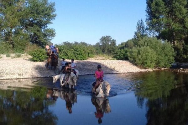 Camping Barjac Gard La Buissière Ciela Village Balade équestre