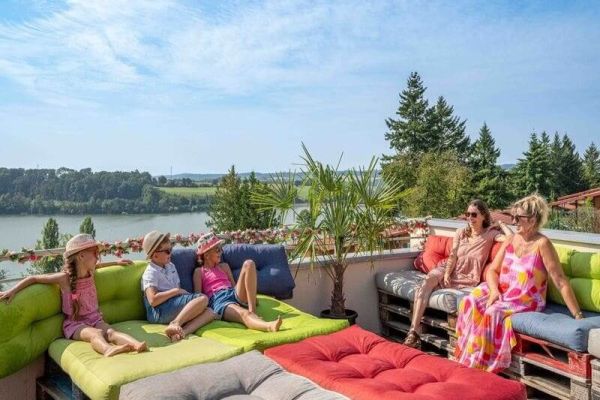 Camping La Liez Ciela Village Peigney Haute-Marne terrasse