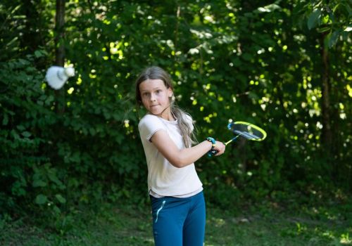 Camping Le Bourg d'Oisans Isère Le Château de Rochetaillée Ciela Village  badminton