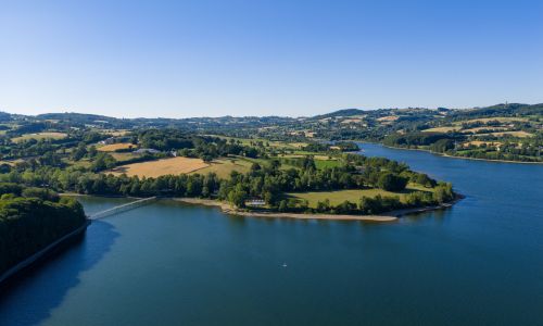 Campeggio Alrance, Aveyron, Les Cantarelles, Ciela Village, in riva al lago