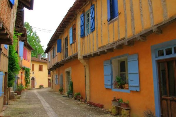 Camping Drome Ciela Village Lac Bleu activité ville de Sarrant