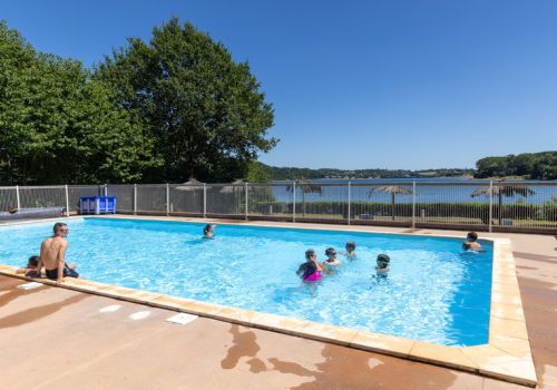 Camping Alrance Aveyron Les Cantarelles Ciela Village piscine