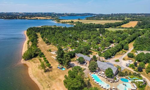 Camping Canet-de-Salars, Aveyron, Ciela Village, Le Caussanel, aan het meer