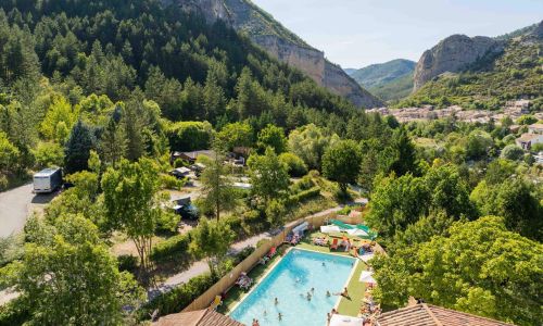 Zwembad op camping Les Princes d'Orange, Ciela Village, Orpierre