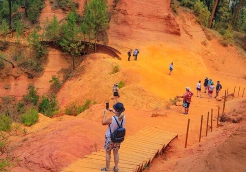 Sentier des Ocres Roussillon Camping Pernes-les-Fontaines Vaucluse Ciela Village